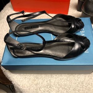 Nine West used leather sandals in good condition